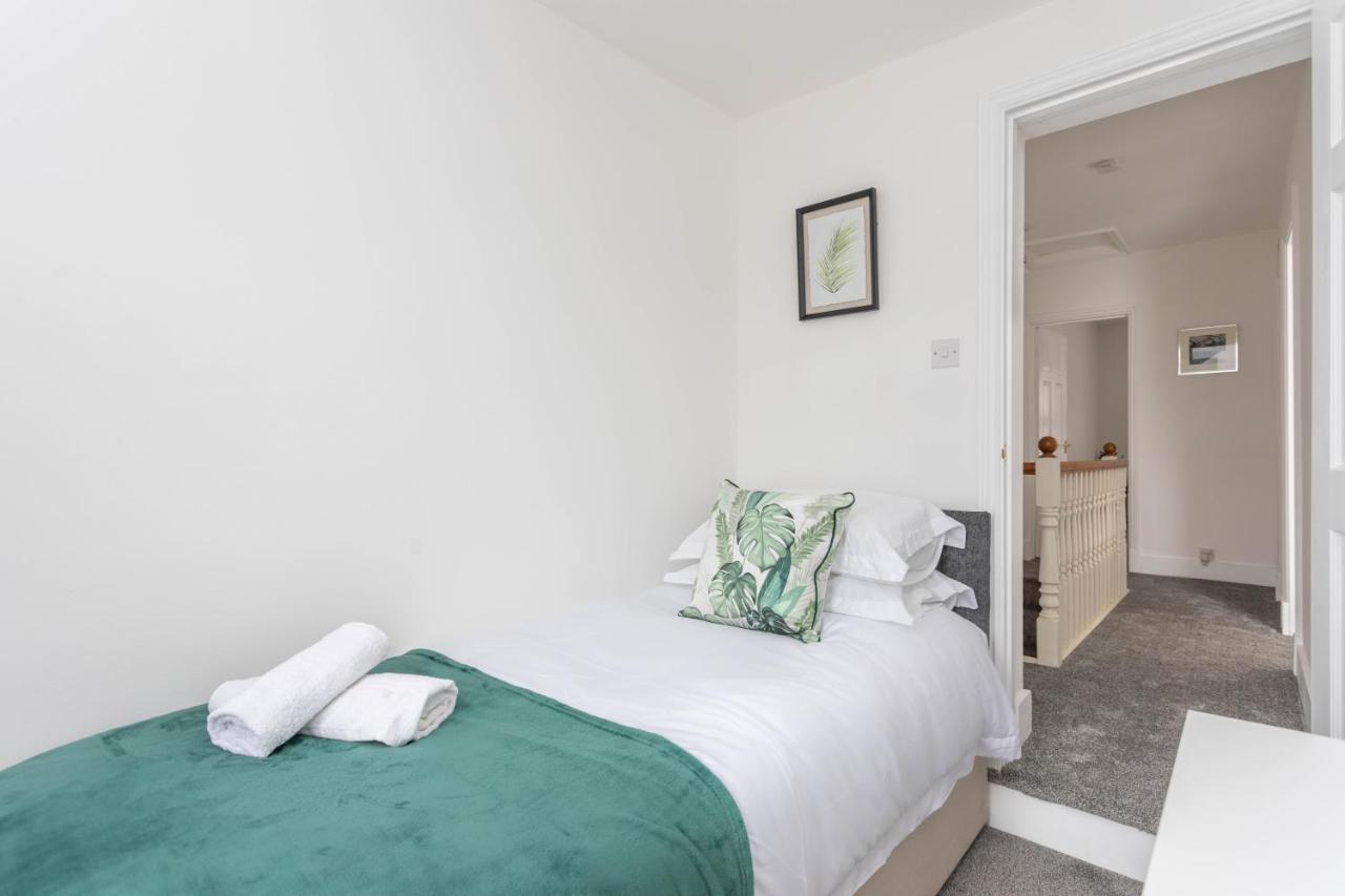 30 Percent Off Monthly Stays - City Centre - 3 Bedrooms St Albans Экстерьер фото