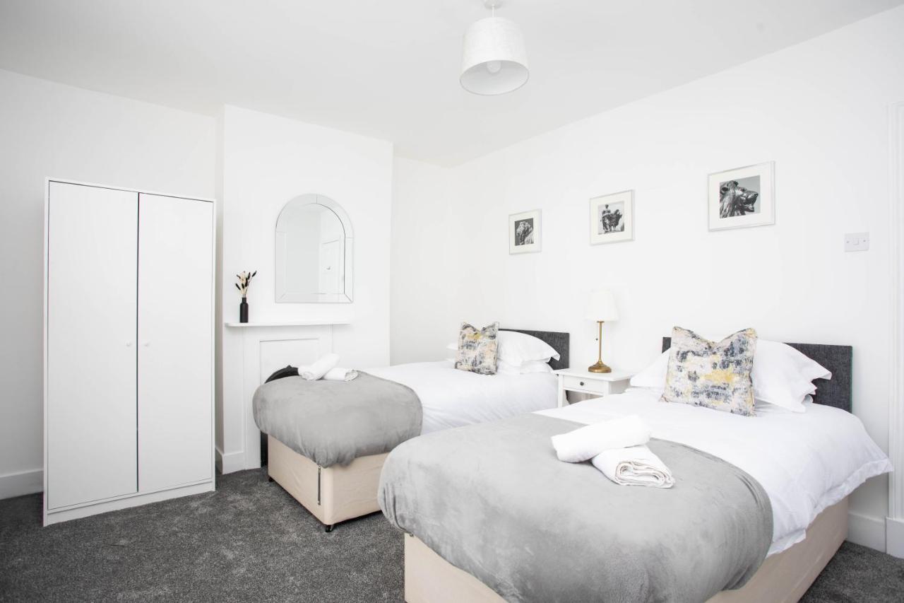 30 Percent Off Monthly Stays - City Centre - 3 Bedrooms St Albans Экстерьер фото