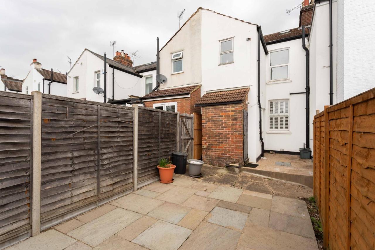 30 Percent Off Monthly Stays - City Centre - 3 Bedrooms St Albans Экстерьер фото