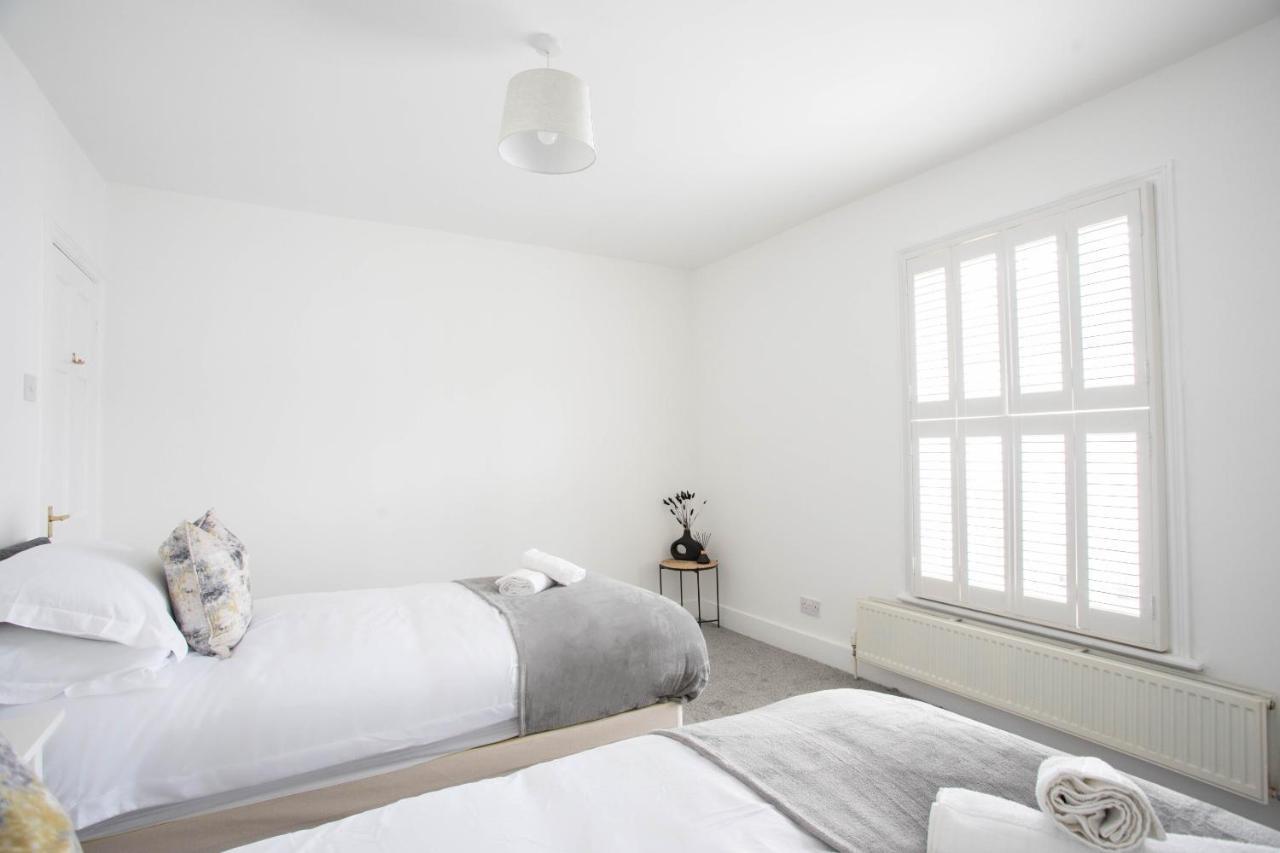 30 Percent Off Monthly Stays - City Centre - 3 Bedrooms St Albans Экстерьер фото